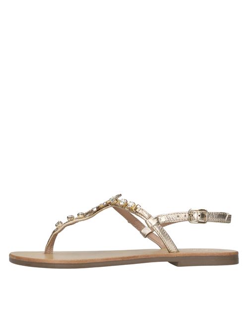 Sandali flat infradito in pelle con accessorio gioiello PATRIZIA PEPE | PPJ330 LAM.PLATINO
